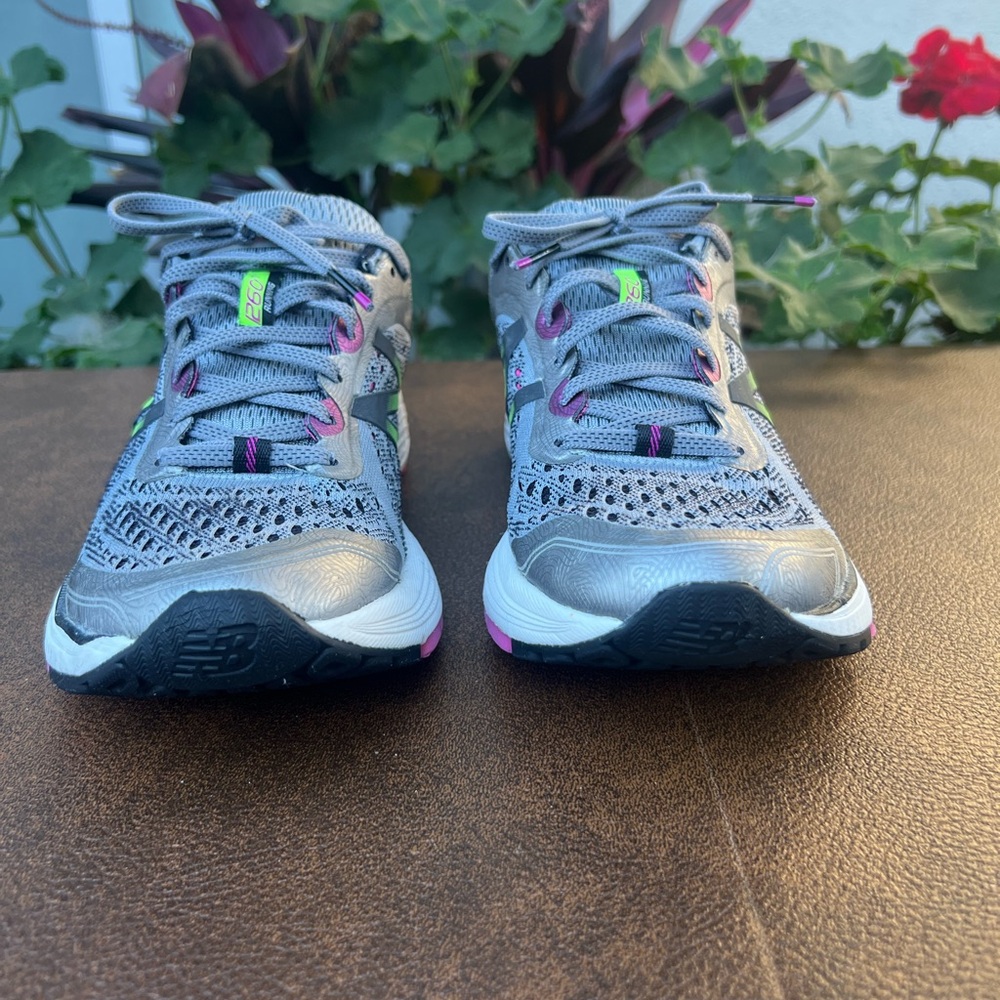 New Balance 1260v7‎ Women’s Running Shoes Gray Pink FuelCell – Size 9